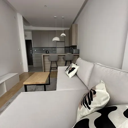 شقة Center زرنيانين