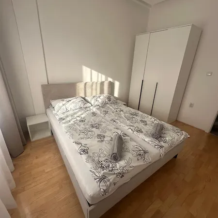 Center زرنيانين